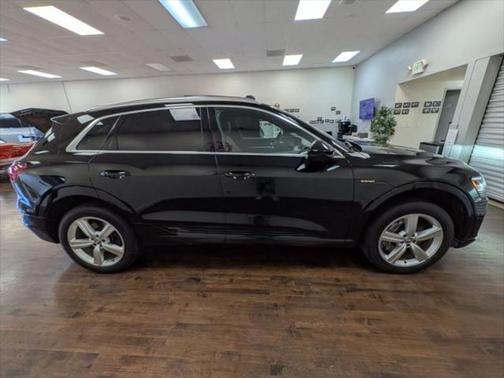 2019 Audi e-tron Premium Plus