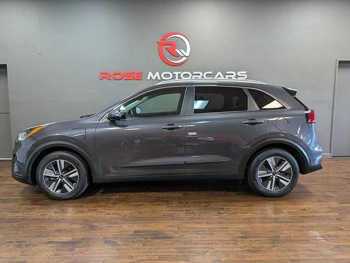 Platinum Graphite 2020 Kia Niro LXS