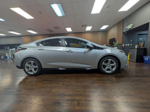 2018 Chevrolet Volt LT