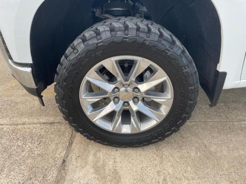 Photo 3 of 20 of 2021 Chevrolet Silverado 1500 LTZ