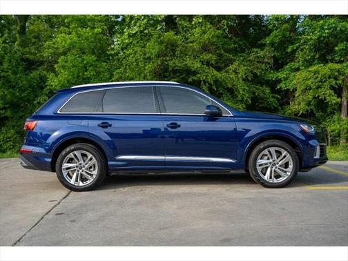 2022 Audi Q7 55 Premium Plus