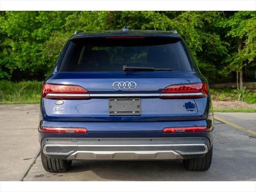 2022 Audi Q7 55 Premium Plus