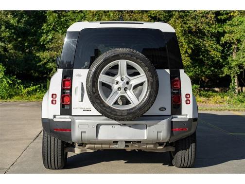 2020 Land Rover Defender 110 SE