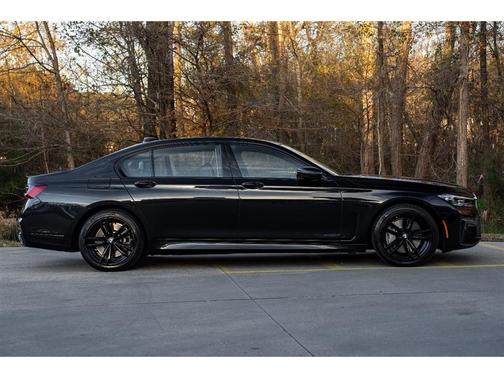 2022 BMW 750 i xDrive