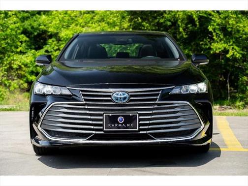 2020 Toyota Avalon Hybrid XLE