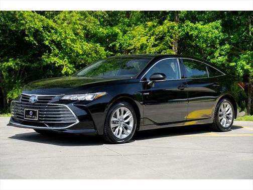 2020 Toyota Avalon Hybrid XLE