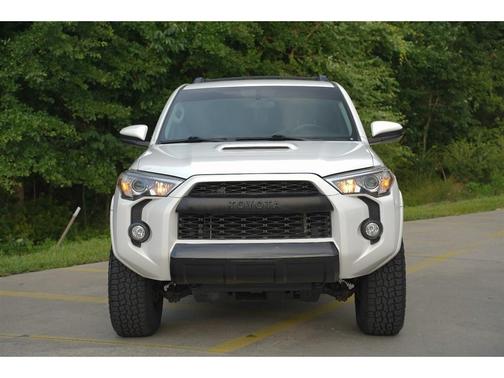 Super White 2018 Toyota 4Runner TRD Off Road