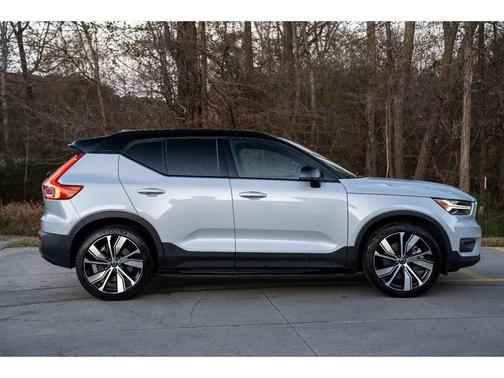 2021 Volvo XC40 Recharge Pure Electric P8