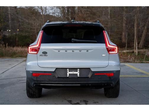 2021 Volvo XC40 Recharge Pure Electric P8