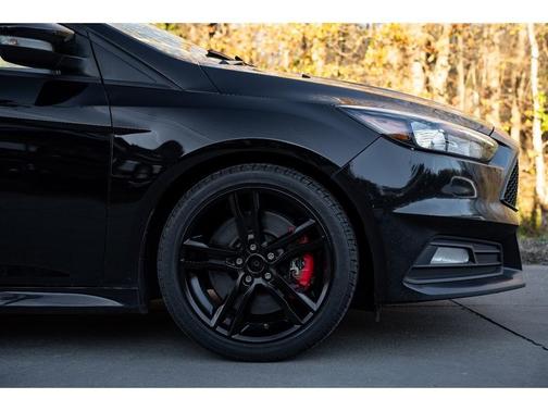 2018 Ford Focus ST 