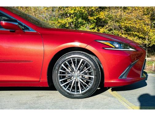2022 Lexus ES 250 Base