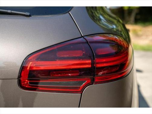 2016 Porsche Cayenne SPORT UTILITY 4-DR