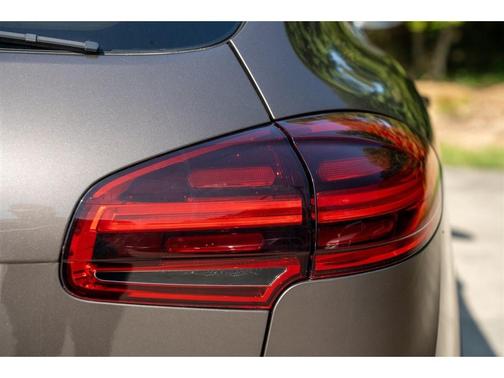 2016 Porsche Cayenne Cayenne