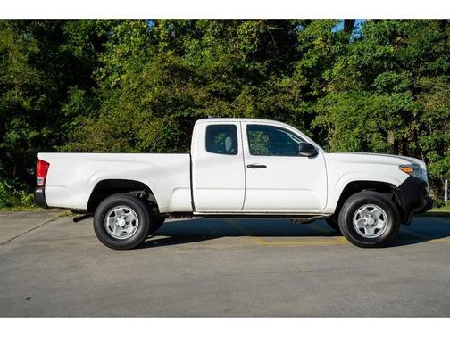 2017 Toyota Tacoma SR