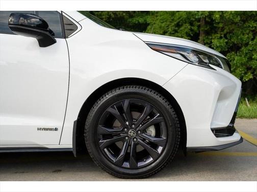 2021 Toyota Sienna XSE 7 Passenger