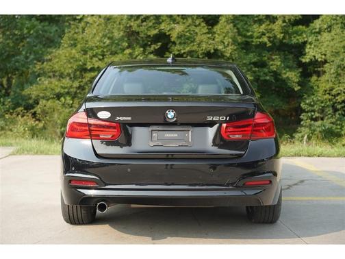 Black 2017 BMW 320 i