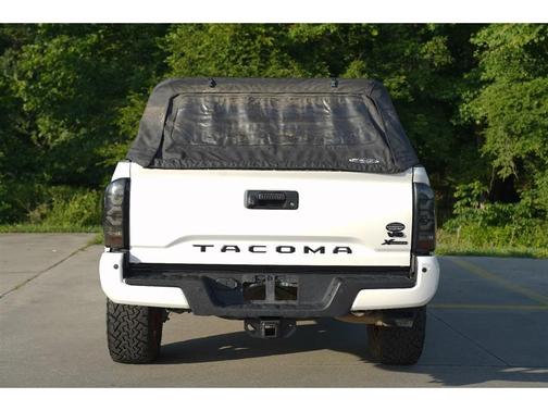 Super White 2021 Toyota Tacoma TRD Sport