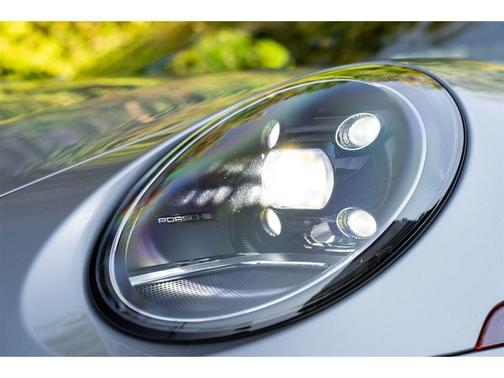2022 Porsche 911 Carrera