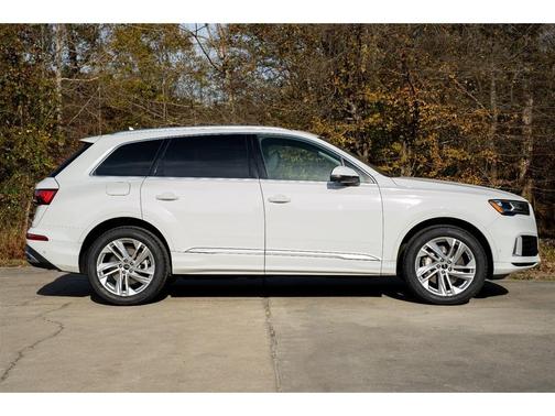 2022 Audi Q7 55 Premium Plus