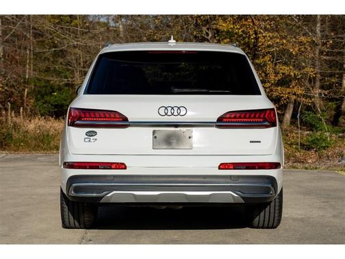 2022 Audi Q7 55 Premium Plus