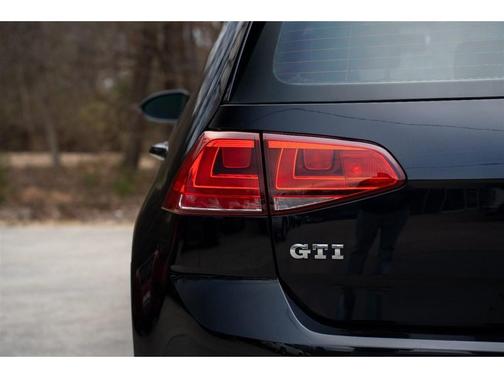 2016 Volkswagen Golf GTI 2.0T SE 4-Door
