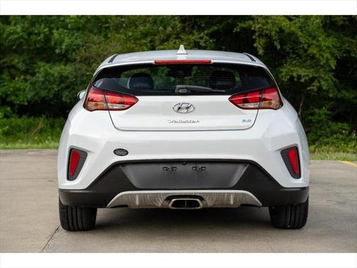 2019 Hyundai Veloster 2