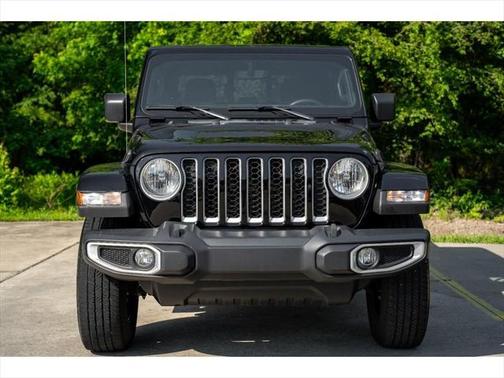 2023 Jeep Gladiator Overland