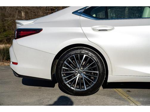 2022 Lexus ES 350 Base