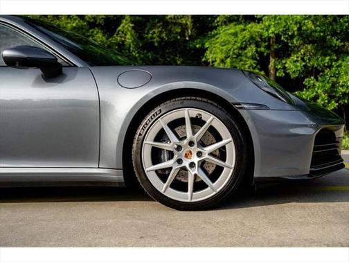2025 Porsche 911 Carrera