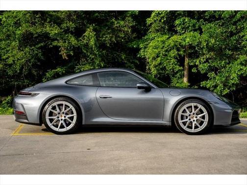 2025 Porsche 911 Carrera