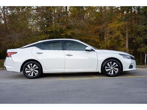 2022 Nissan Altima S FWD