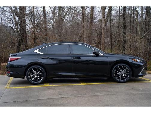 2024 Lexus ES 300h Base