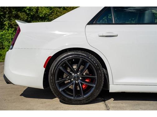 2023 Chrysler 300 C