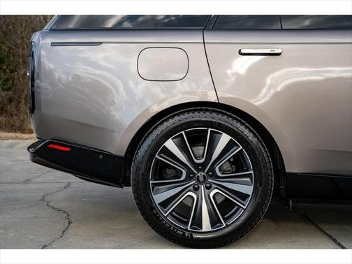 2023 Land Rover Range Rover P530 SE