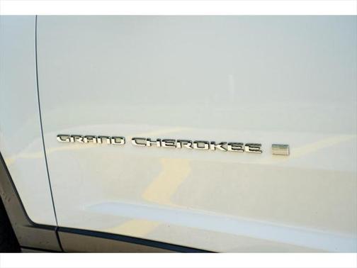 2022 Jeep Grand Cherokee Laredo