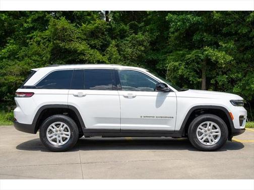 2022 Jeep Grand Cherokee Laredo