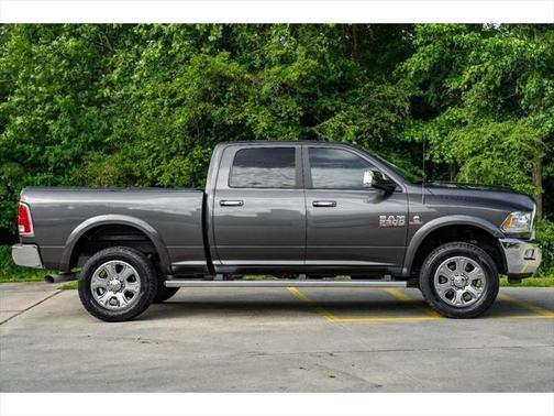 2018 RAM 2500 Laramie Crew Cab 4x4 6'4' Box