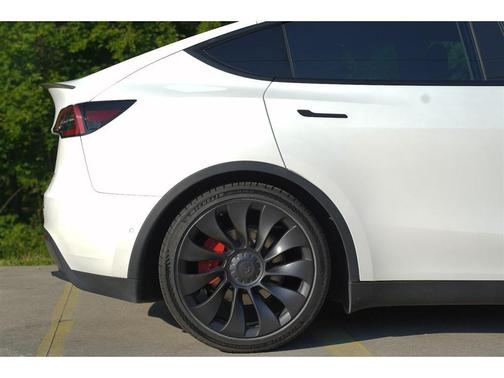 Pearl White Multi-Coat 2022 Tesla Model Y Performance Dual Motor All-Wheel Drive