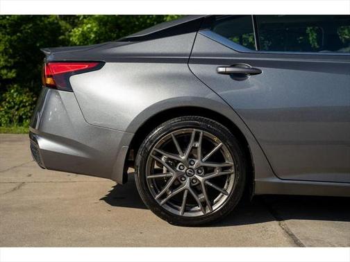 2023 Nissan Altima SR VC-Turbo FWD