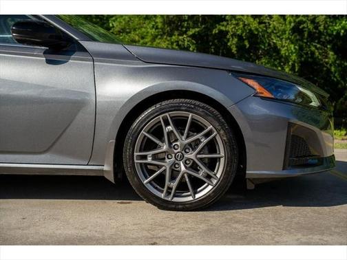 2023 Nissan Altima SR VC-Turbo FWD