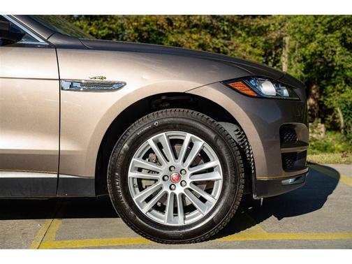 2017 Jaguar F-PACE 35t Prestige