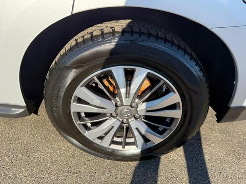 2017 Nissan Pathfinder SL