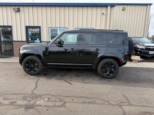 2022 Land Rover Defender 110 X-Dynamic SE