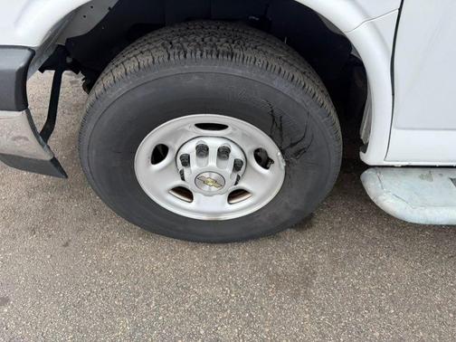 2024 Chevrolet Express 2500 RWD 2500 Regular Wheelbase WT