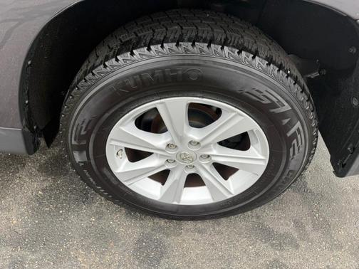 2012 Toyota Highlander SE