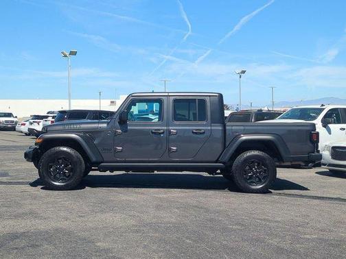 Granite Crystal Metallic Clearcoat 2022 Jeep Gladiator Willys 4x4
