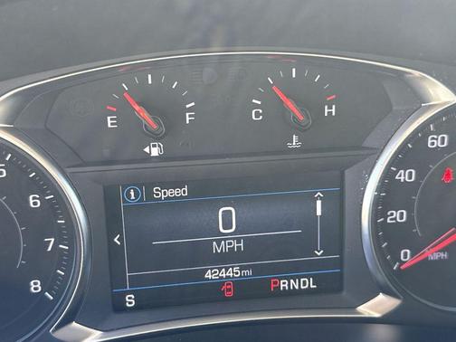 Sterling Gray Metallic 2024 Chevrolet Equinox 1LT