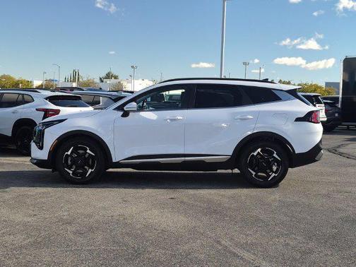 Glacial White Pearl 2026 Kia Sportage EX