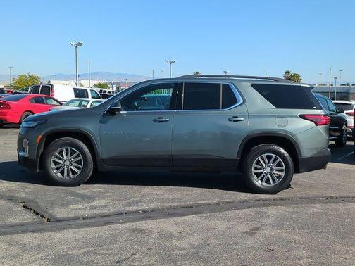 Silver Sage Metallic 2023 Chevrolet Traverse LT Cloth