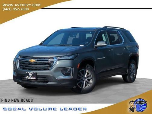 Silver Sage Metallic 2023 Chevrolet Traverse LT Cloth